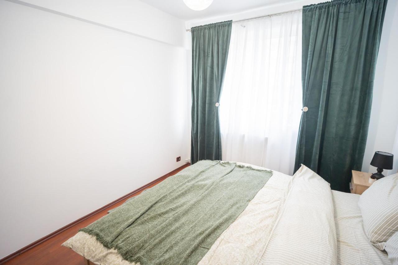 Spacious 2Br Dristor Apartment Bucharest Exterior photo